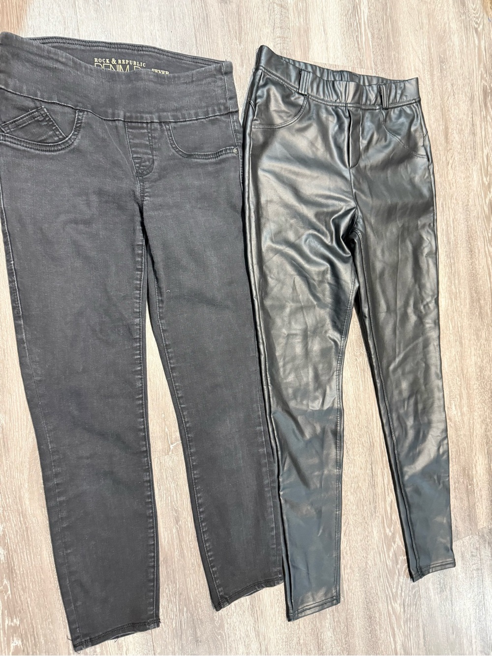 Rock & Republic Black Denim Fever Crop and Faux Leather Leggings Med